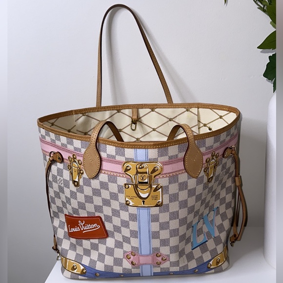 louis vuitton handbag material